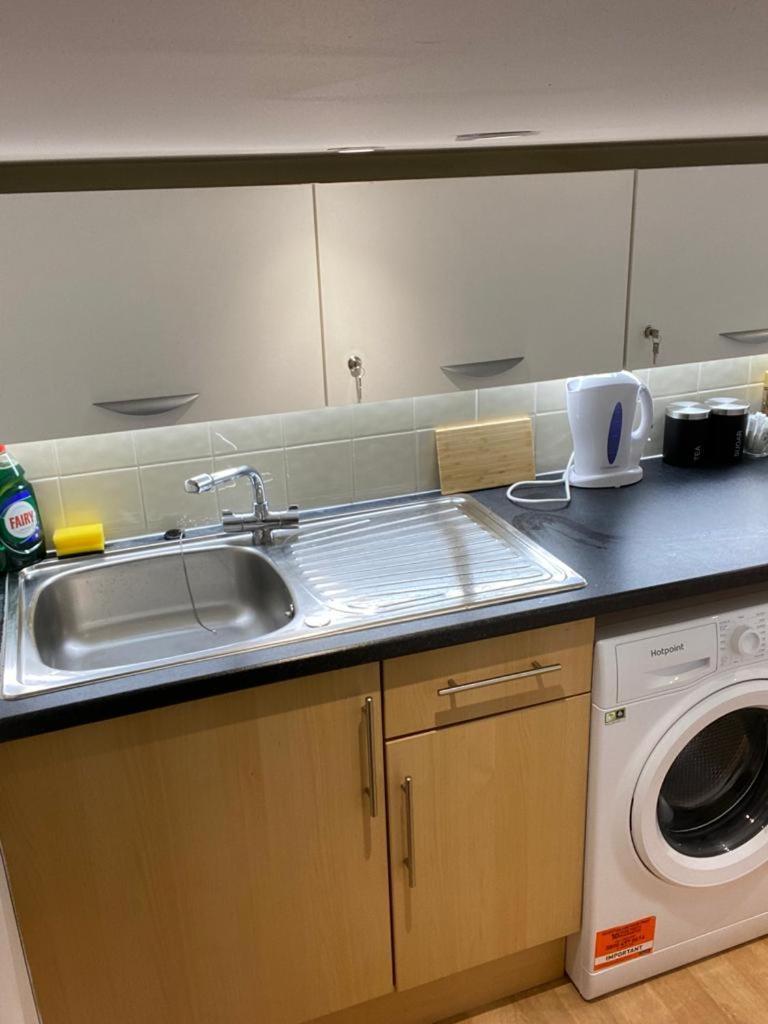 Cosy Private Near Euston Station, *