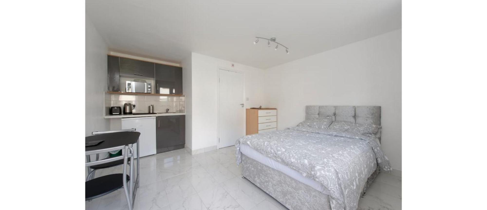 Newly Renovated Cozy In North Apartamento Londres
