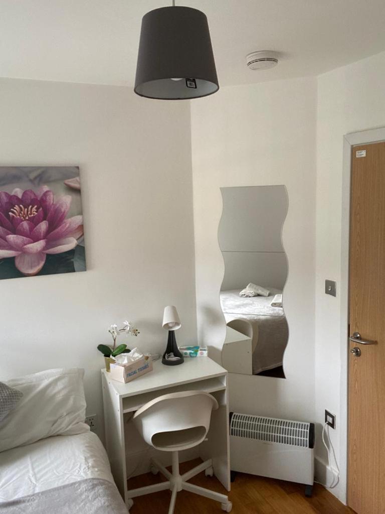 Private In Euston, *