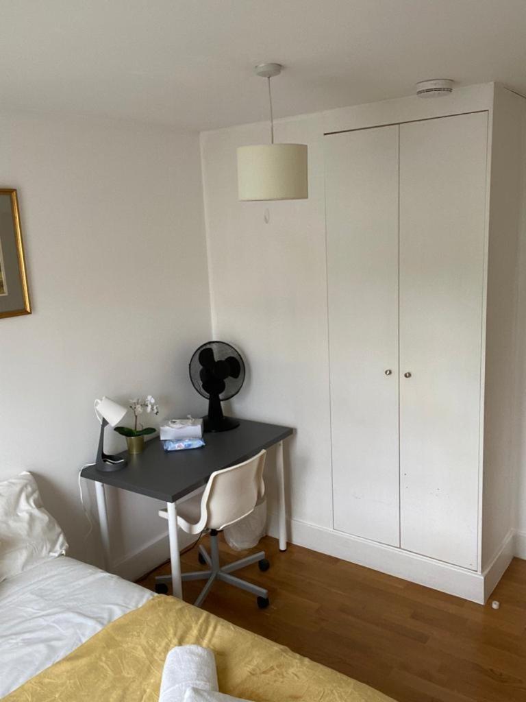 Private In Euston, Quarto em Acomodações Particulares *