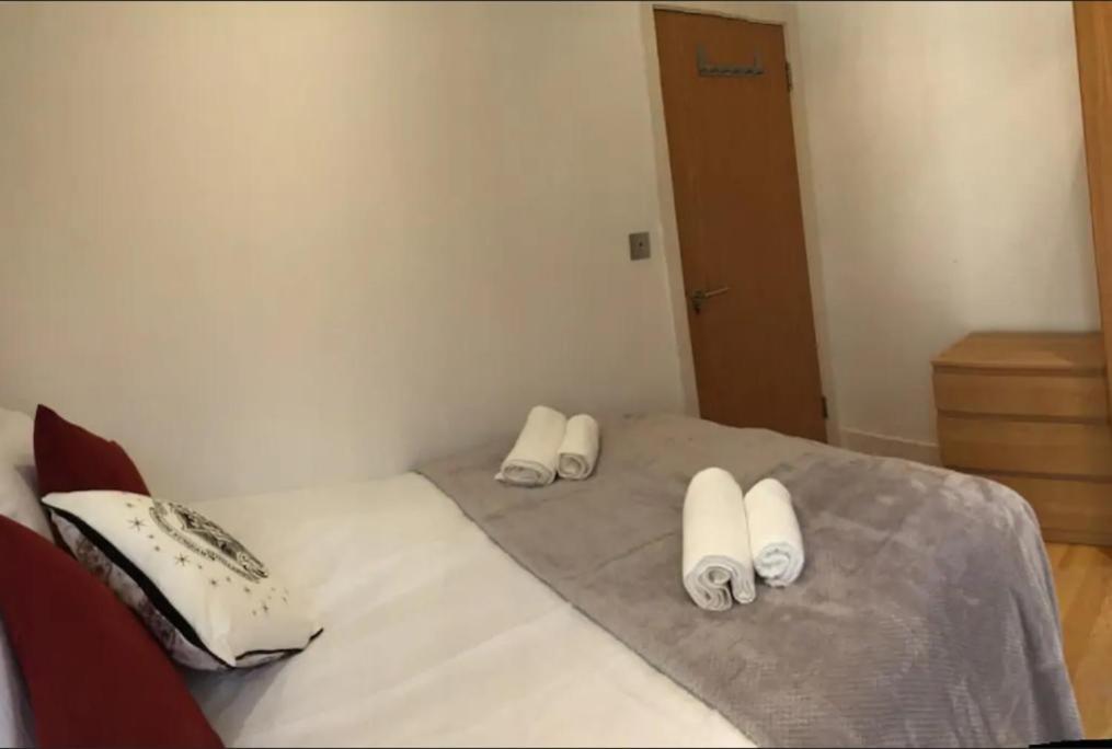 Lovely Private Bedrooms In Euston Station - 121 * Londen