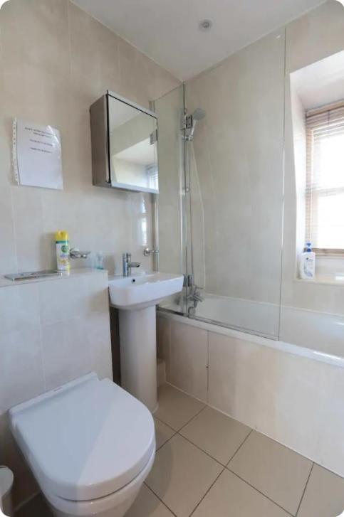 Lovely Private Bedrooms In Euston Station - 121 Londen