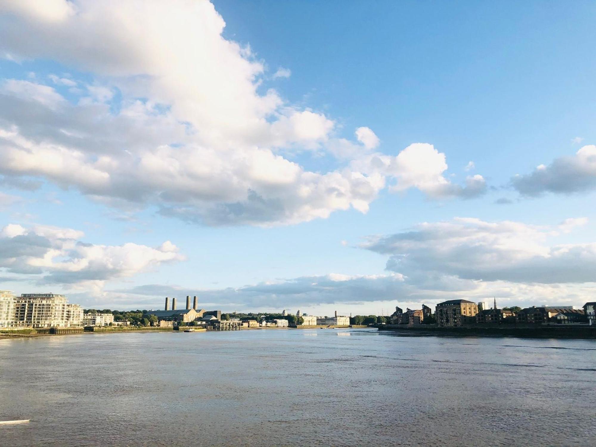 Greenwich With A River View & Balcony Near The 02 Arena & North Greenwich With Free Wifi & Fast Links Into Apartamento