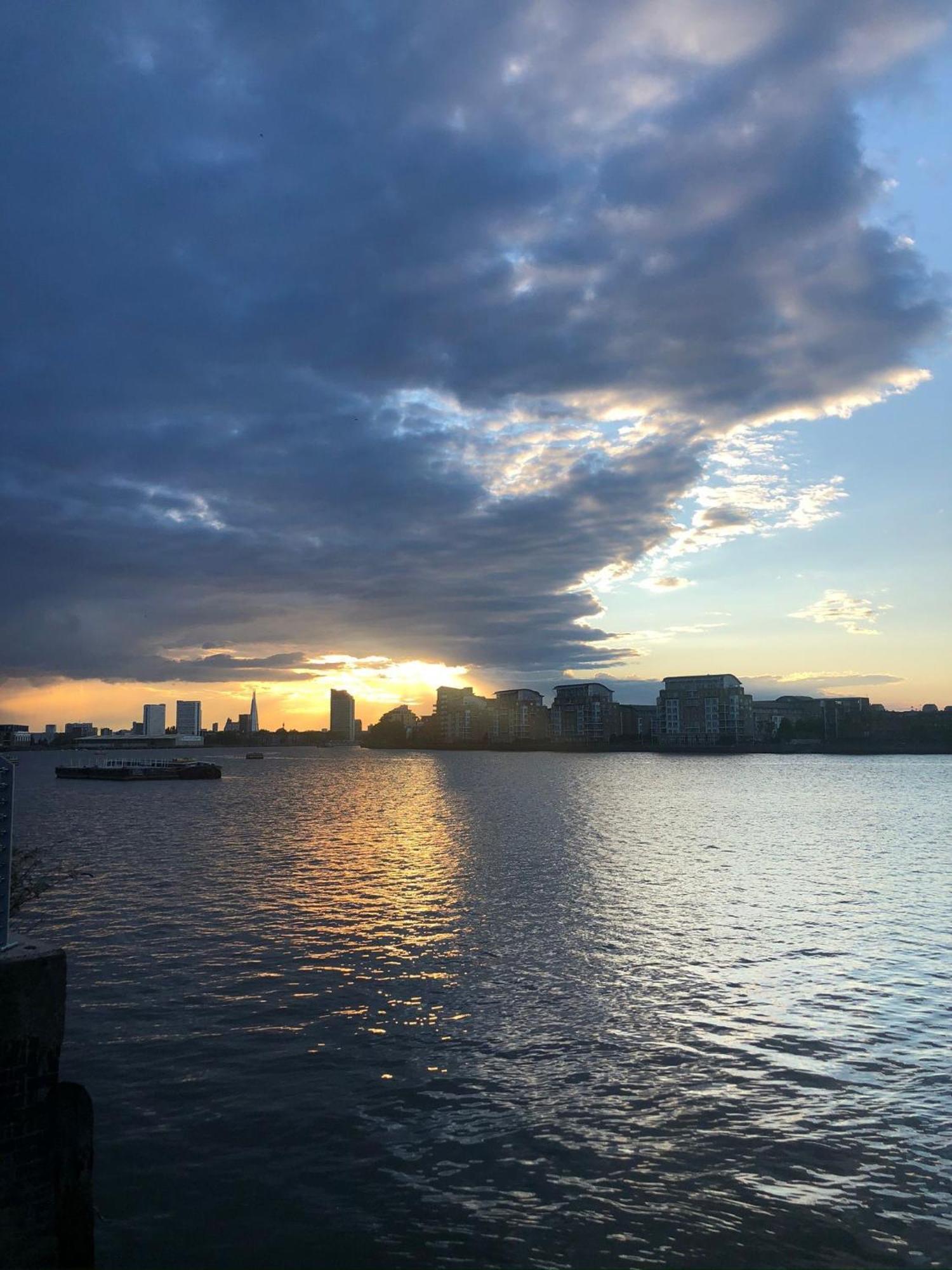 Apartamento Greenwich With A River View & Balcony Near The 02 Arena & North Greenwich With Free Wifi & Fast Links Into Londres