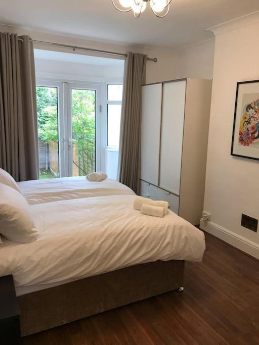 Spacious Kosher Flat In Golders Appartement