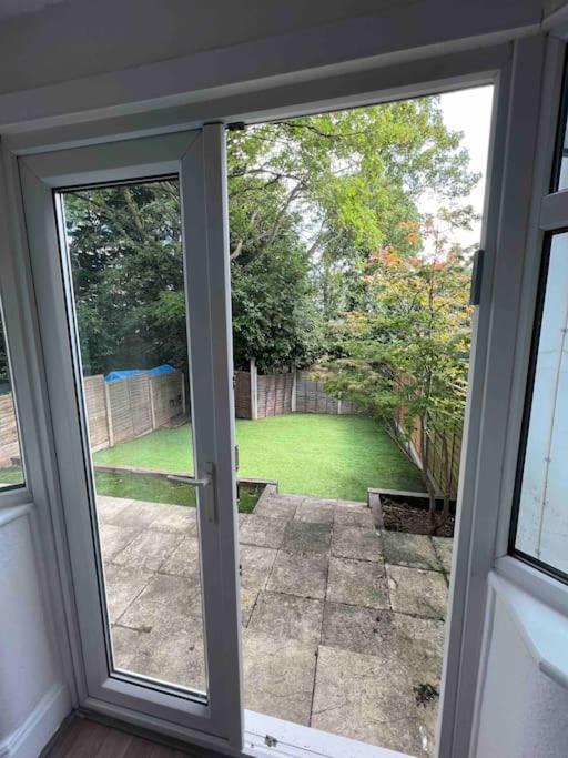 Spacious Kosher Flat In Golders * Londres