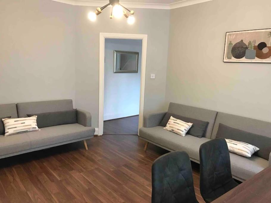 Spacious Kosher Flat In Golders * Londres