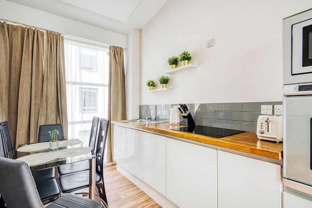 2 Bedroom Flat Edgware Road Apartamento *