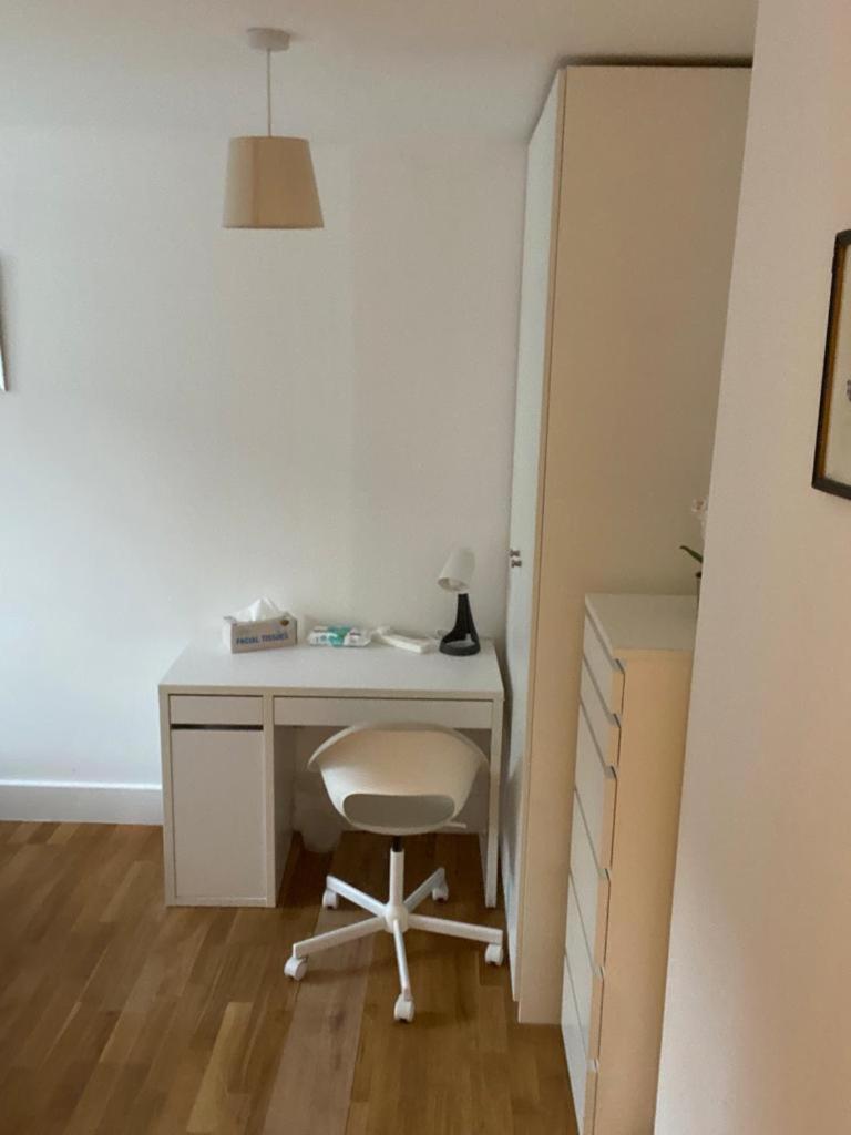 Private In Euston, * Londres