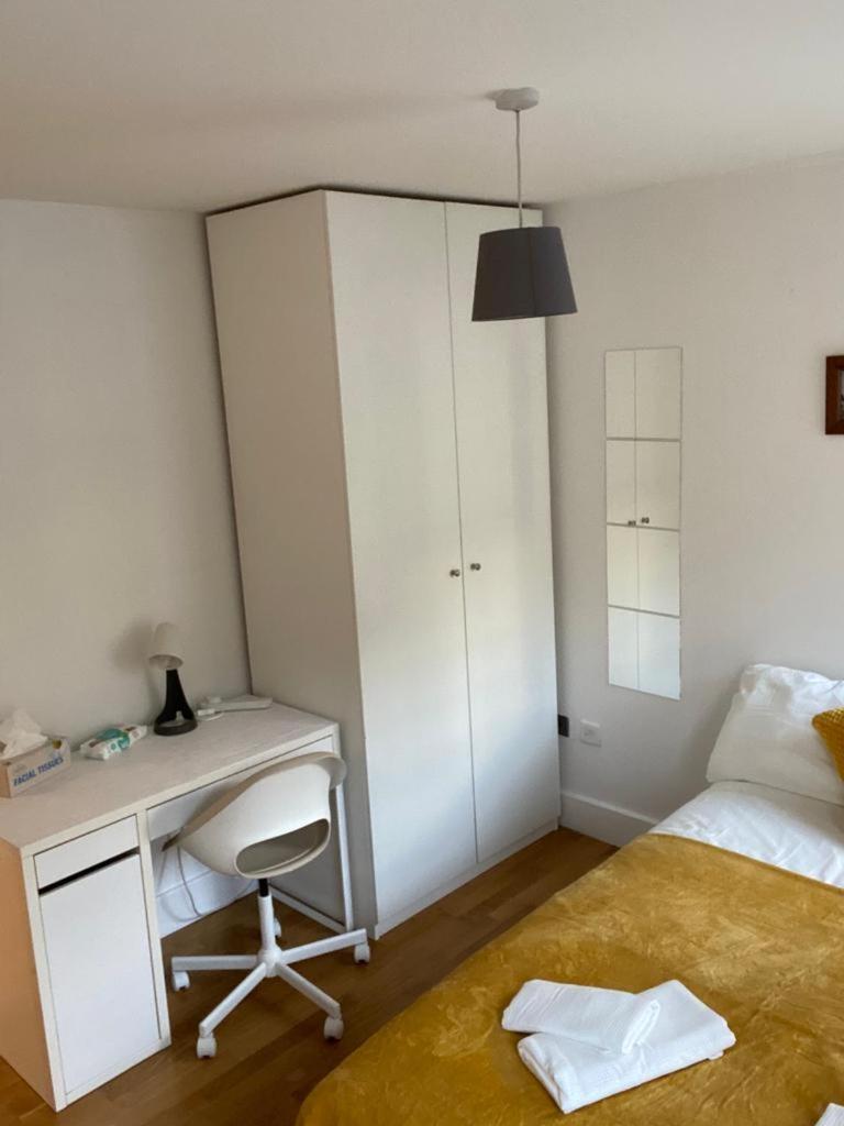 Private In Euston, * Londres