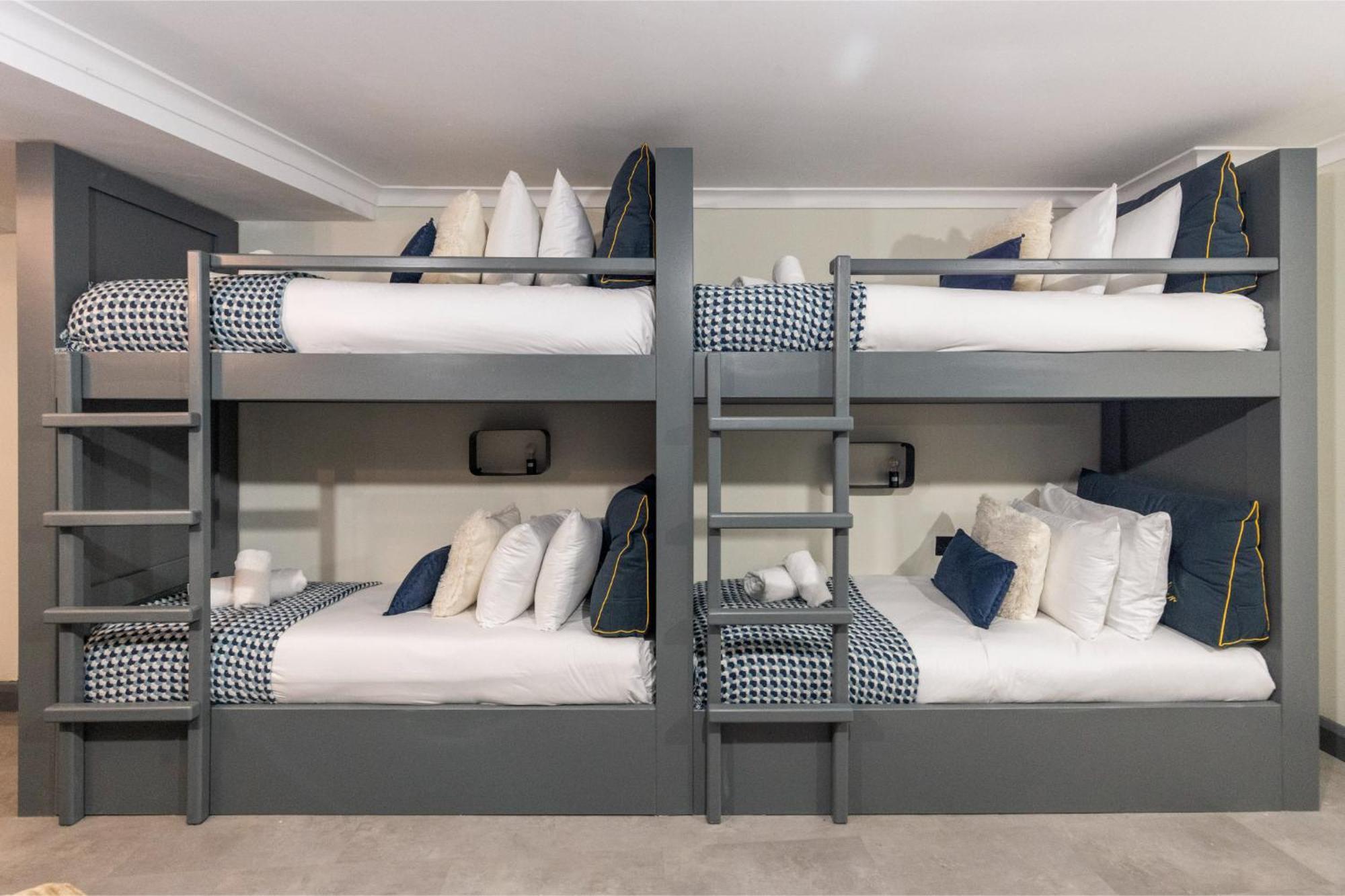 Apartment Modern & Funky 3-br Duplex With Games & Sauna London