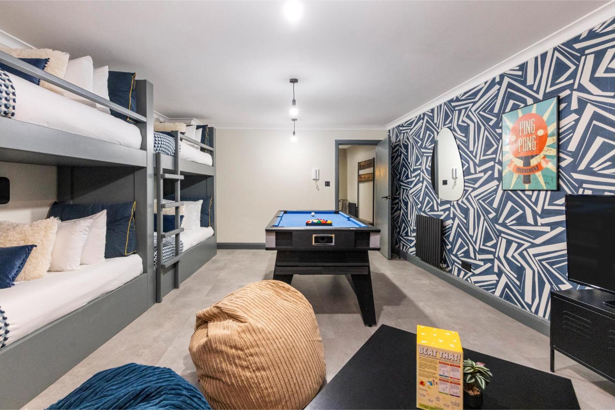 Modern & Funky 3-br Duplex With Games & Sauna *