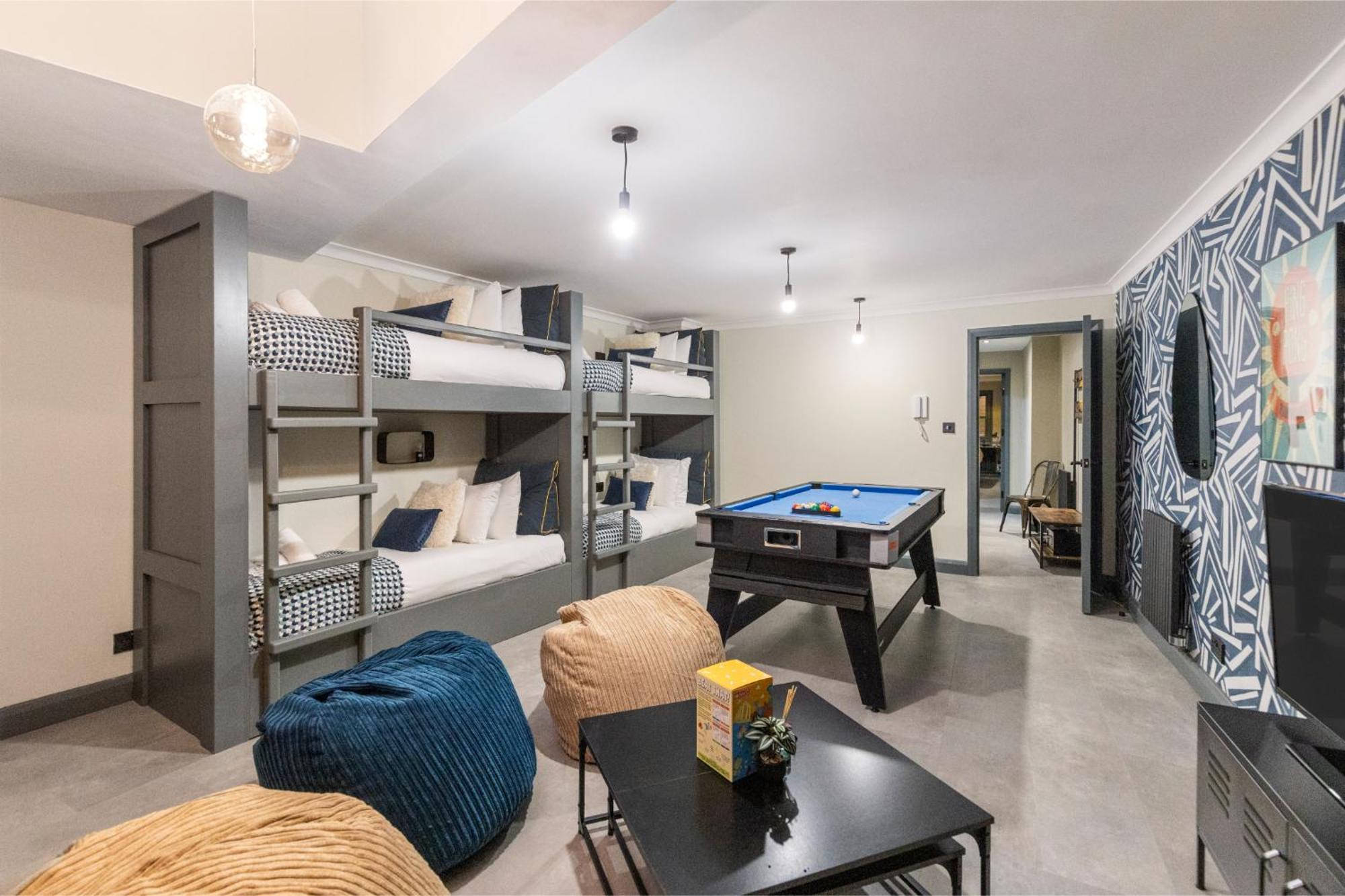 Apartment Modern & Funky 3-br Duplex With Games & Sauna London