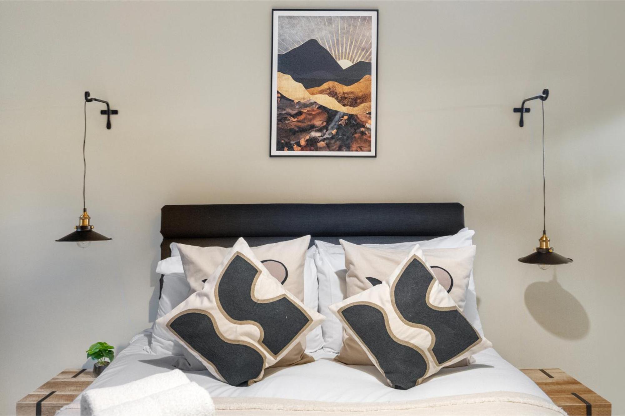 Apartment Modern & Funky 3-br Duplex With Games & Sauna London