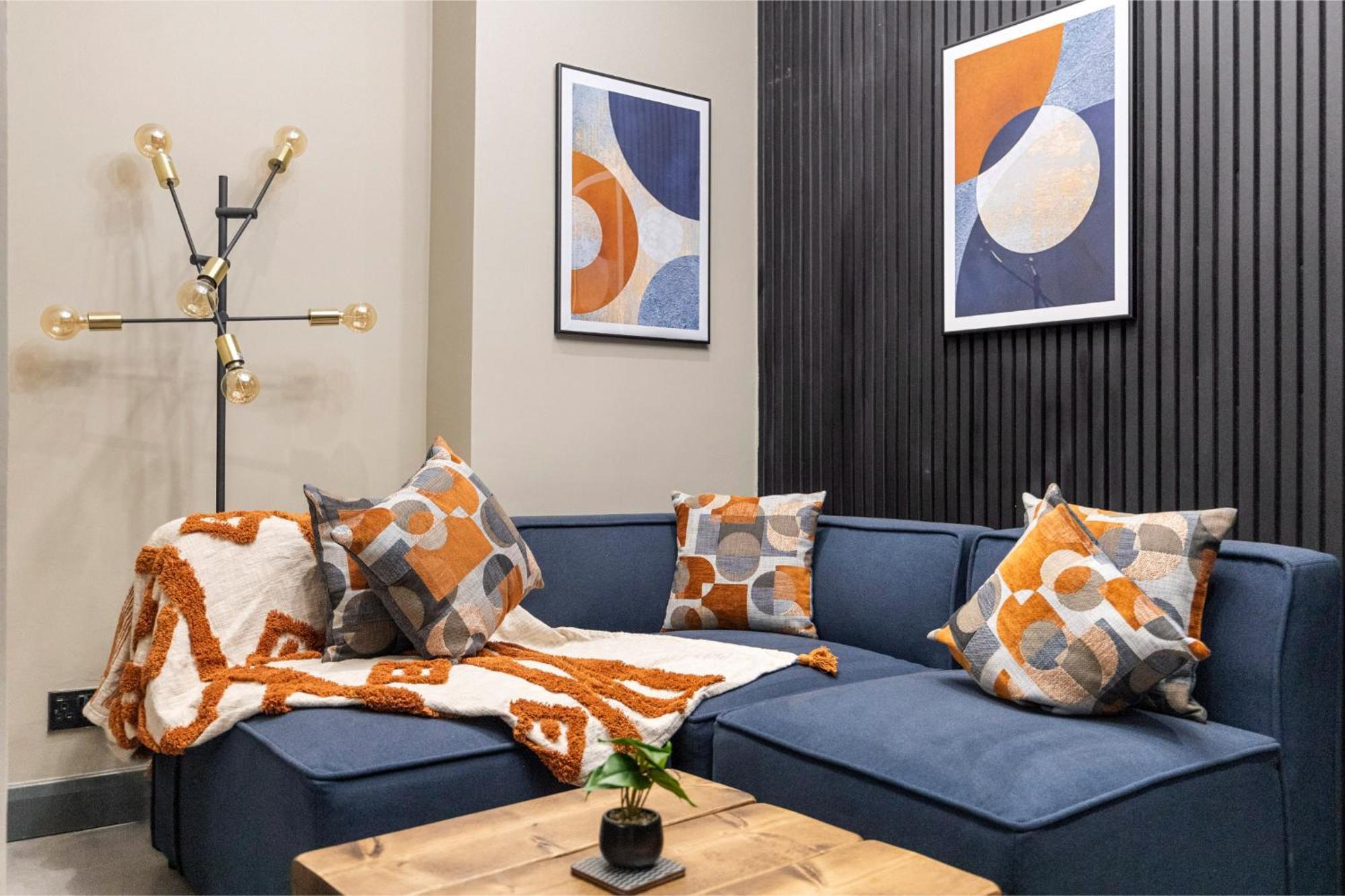 Apartment Modern & Funky 3-br Duplex With Games & Sauna