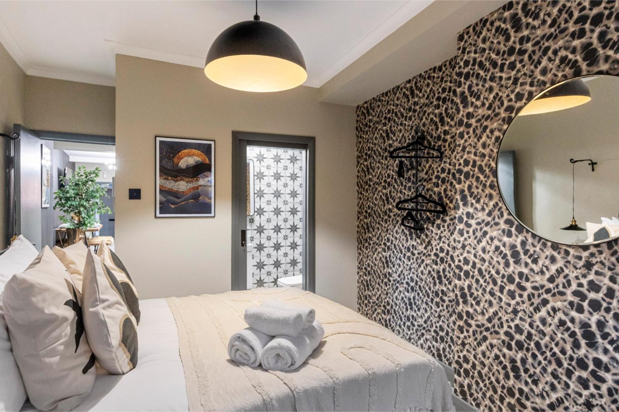 Modern & Funky 3-br Duplex With Games & Sauna Apartment London