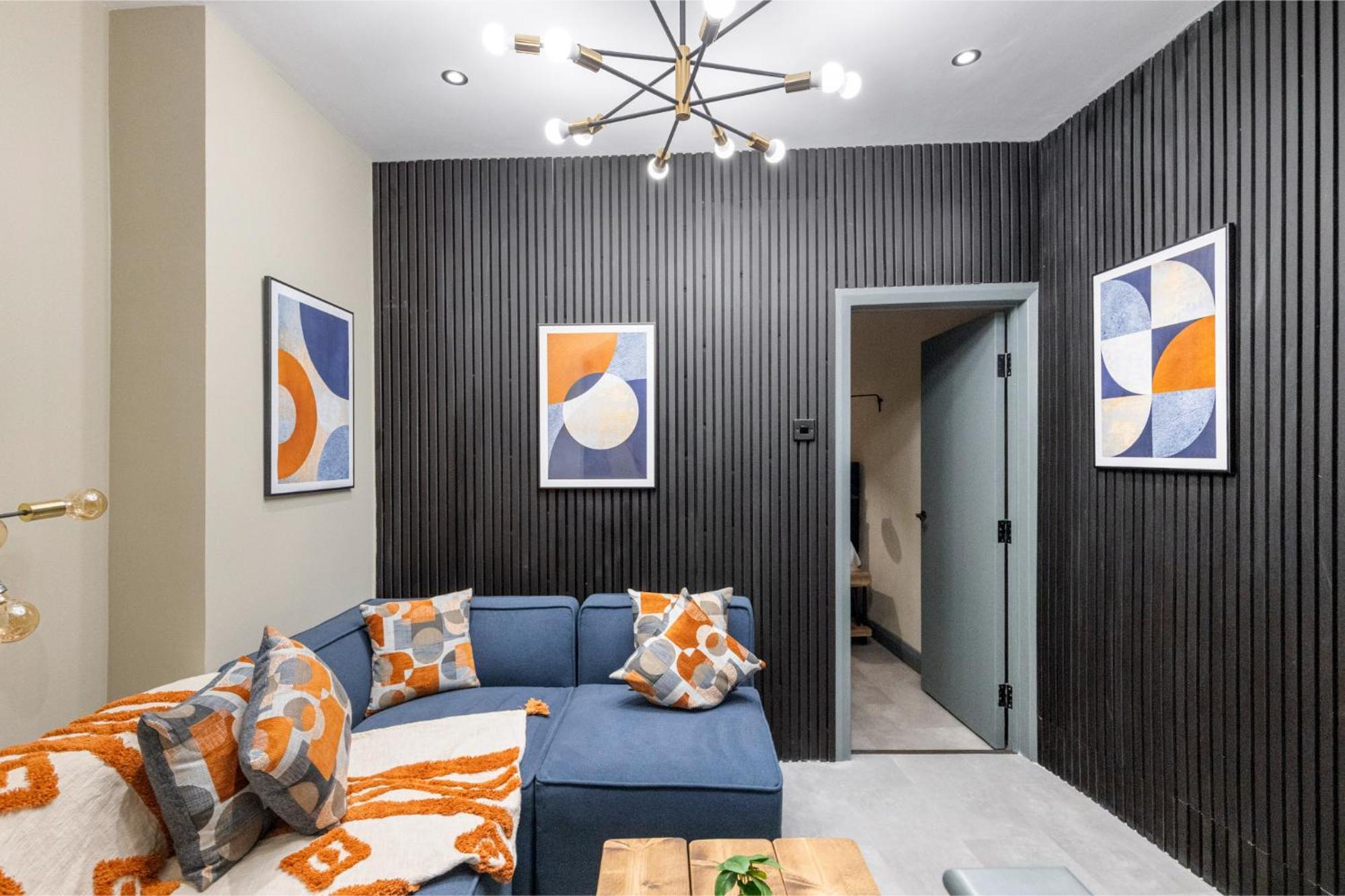 Modern & Funky 3-br Duplex With Games & Sauna Apartment