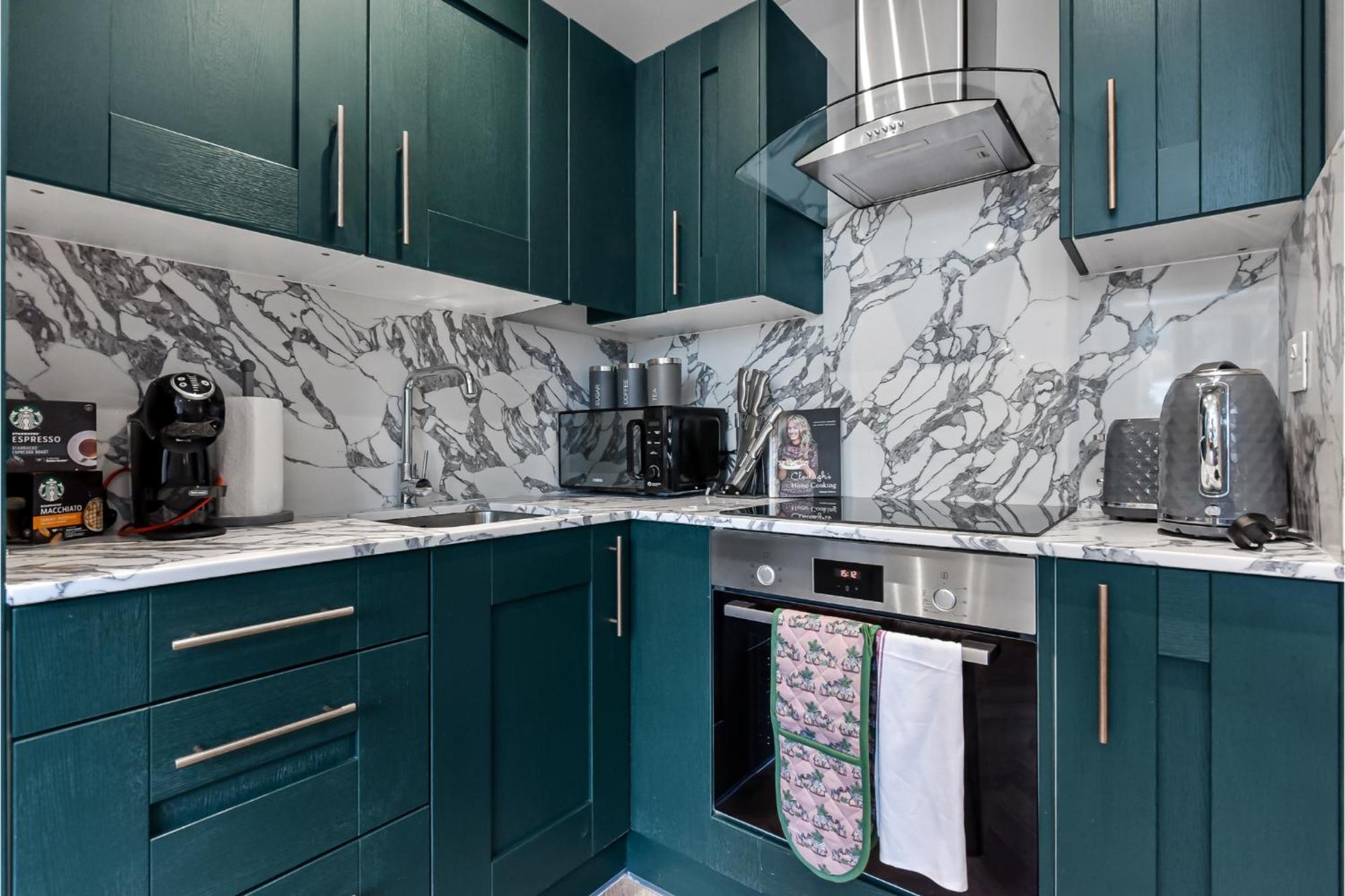 Lovely 2 Bedroom With Grill Apartment London