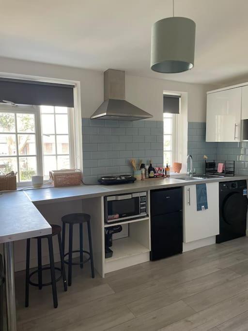 One Bedroom Putney Village Flat Apartamento Londres