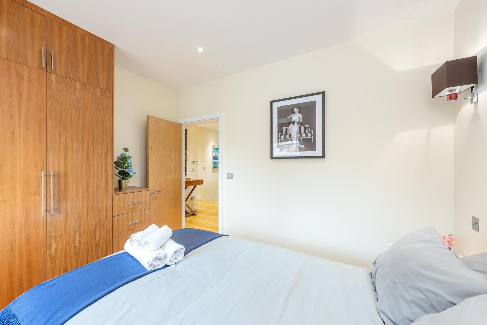 Moments From Hyde Park & Notting Hill With Free Luggage Storage And Washing Machine Appartement Londres