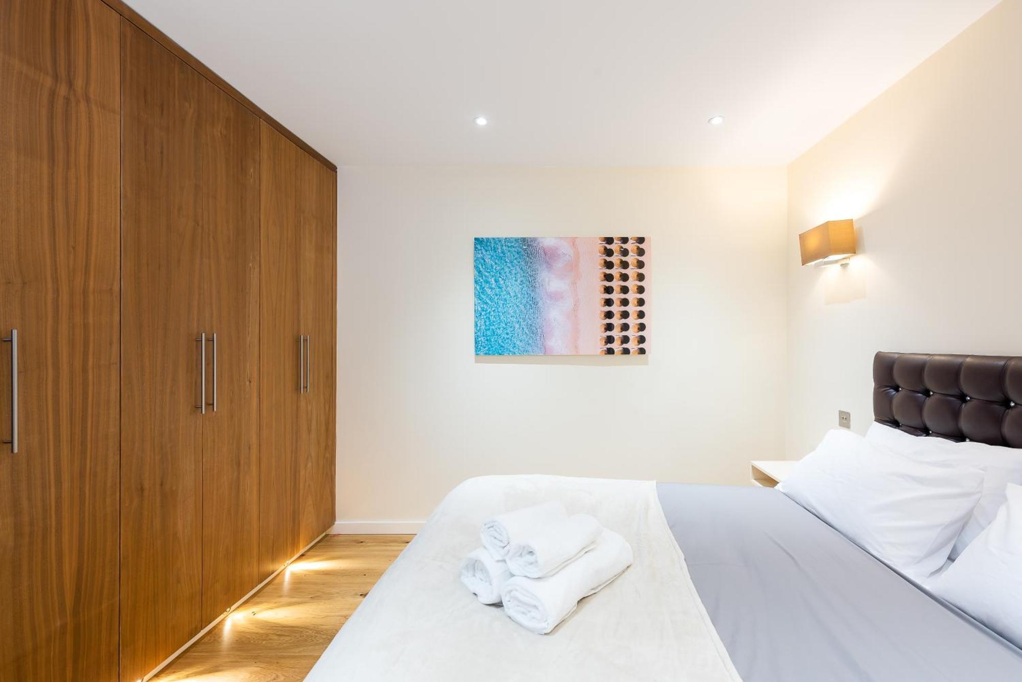 Moments From Hyde Park & Notting Hill With Free Luggage Storage And Washing Machine