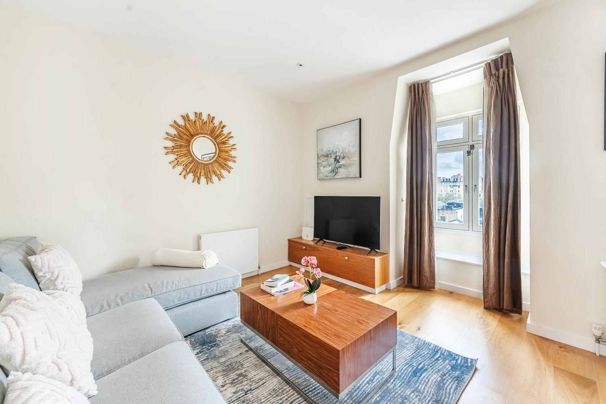 Moments From Hyde Park & Notting Hill With Free Luggage Storage And Washing Machine