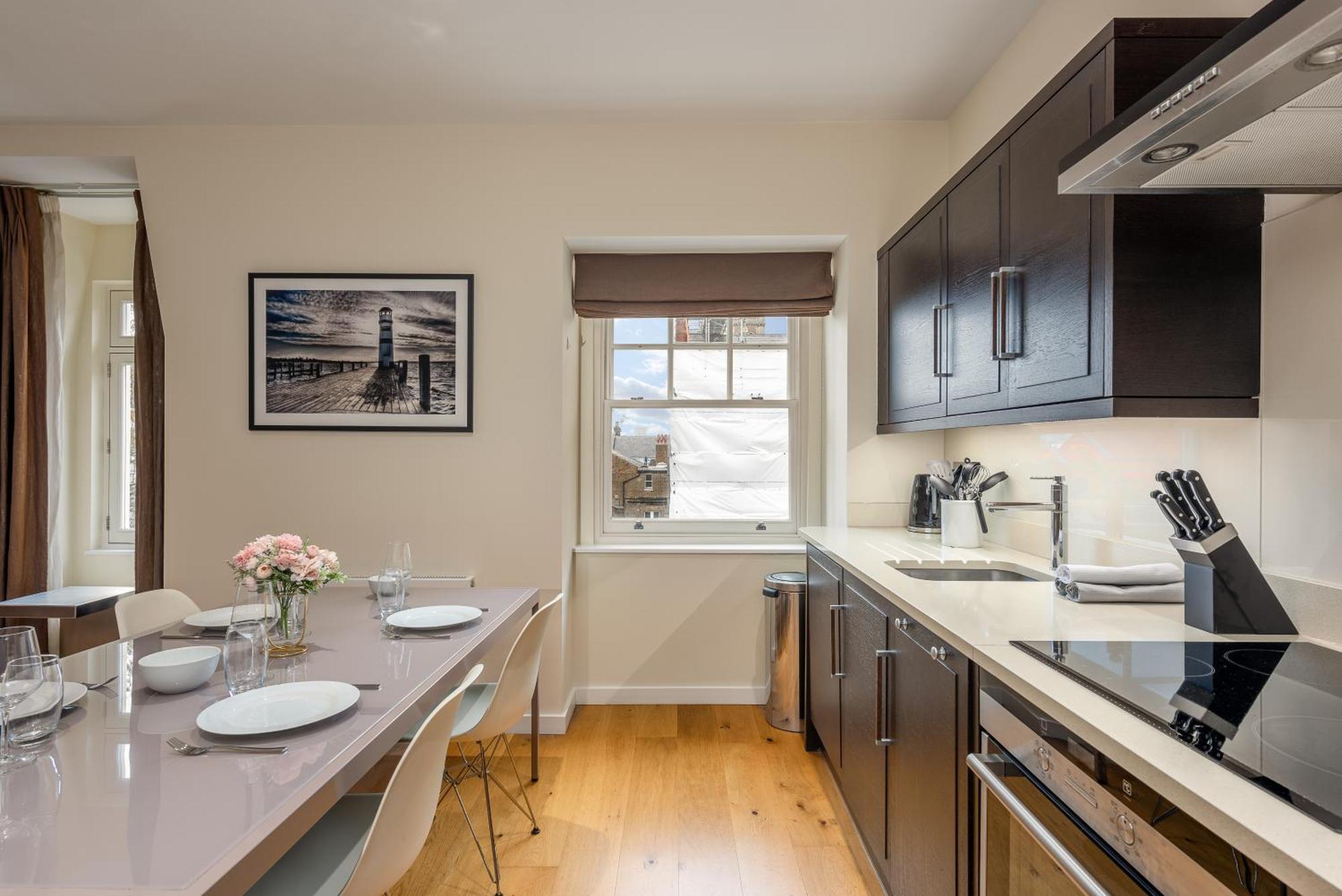 Moments From Hyde Park & Notting Hill With Free Luggage Storage And Washing Machine Appartement Londres