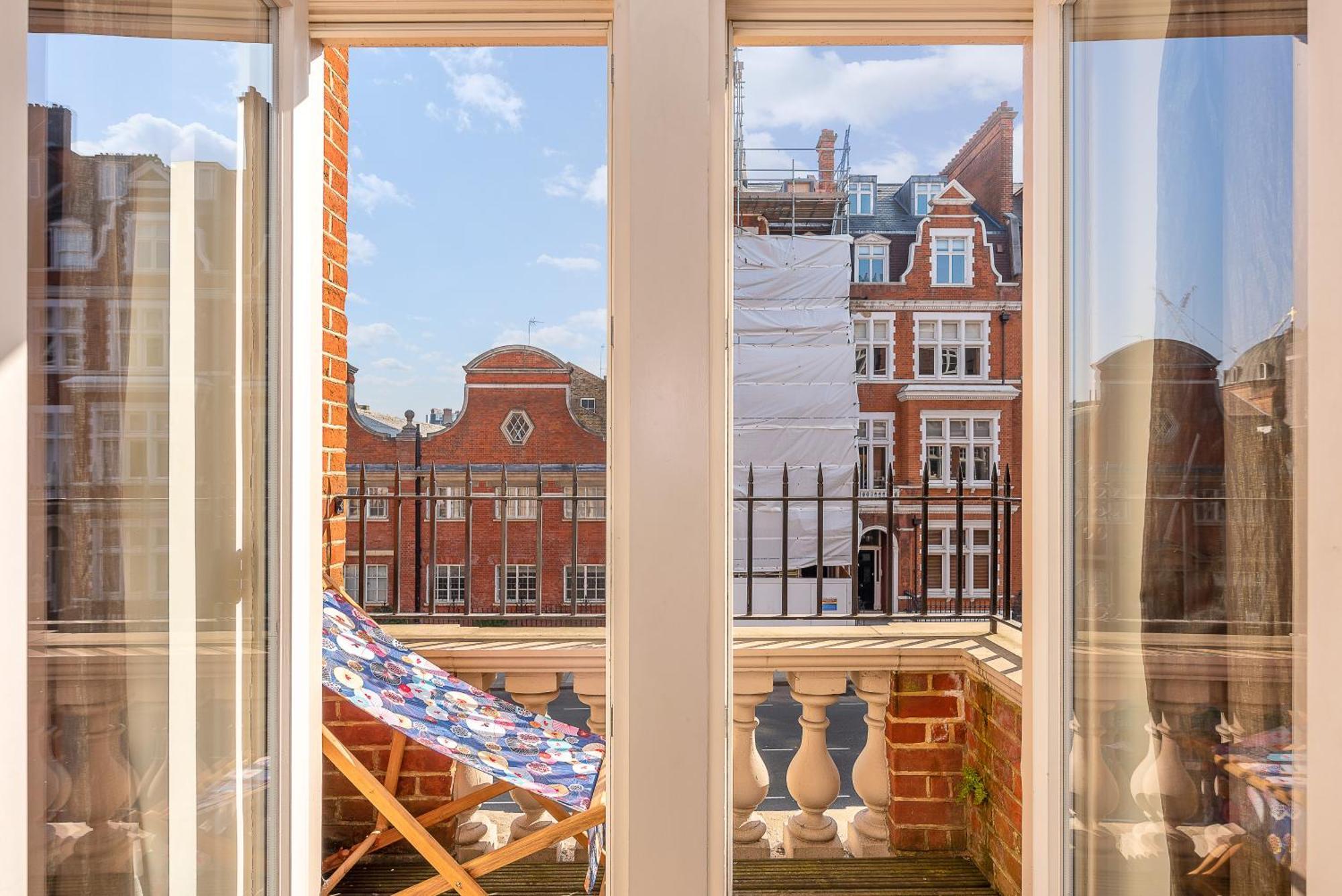 Moments From Hyde Park & Notting Hill With Free Luggage Storage And Washing Machine Appartement Londres