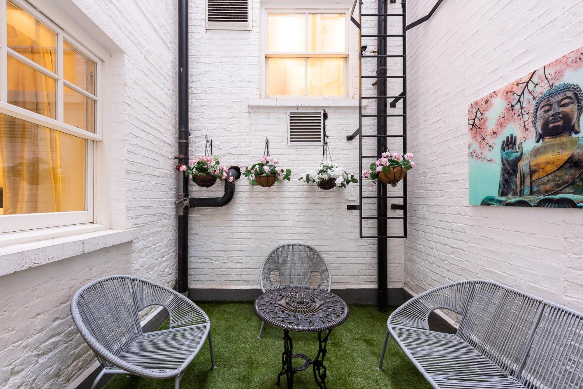 Moments From Hyde Park & Notting Hill With Free Luggage Storage And Washing Machine *