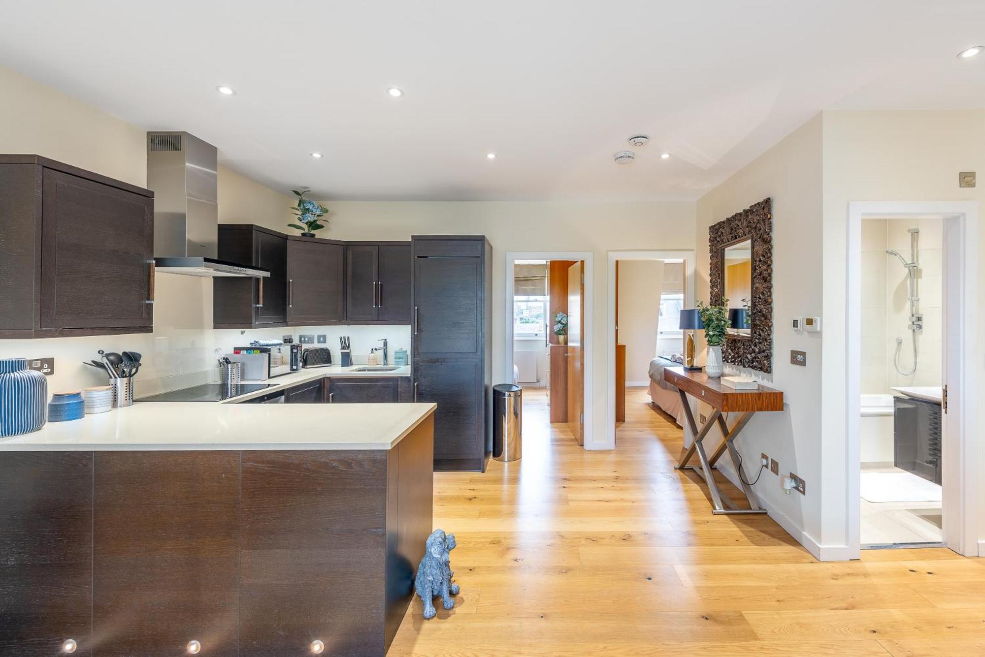 Moments From Hyde Park & Notting Hill With Free Luggage Storage And Washing Machine