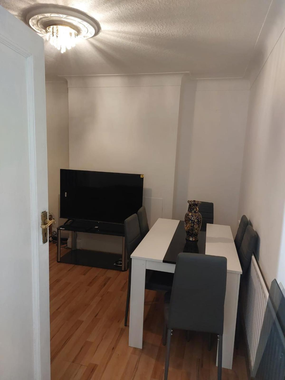Apartment Catford Homely *