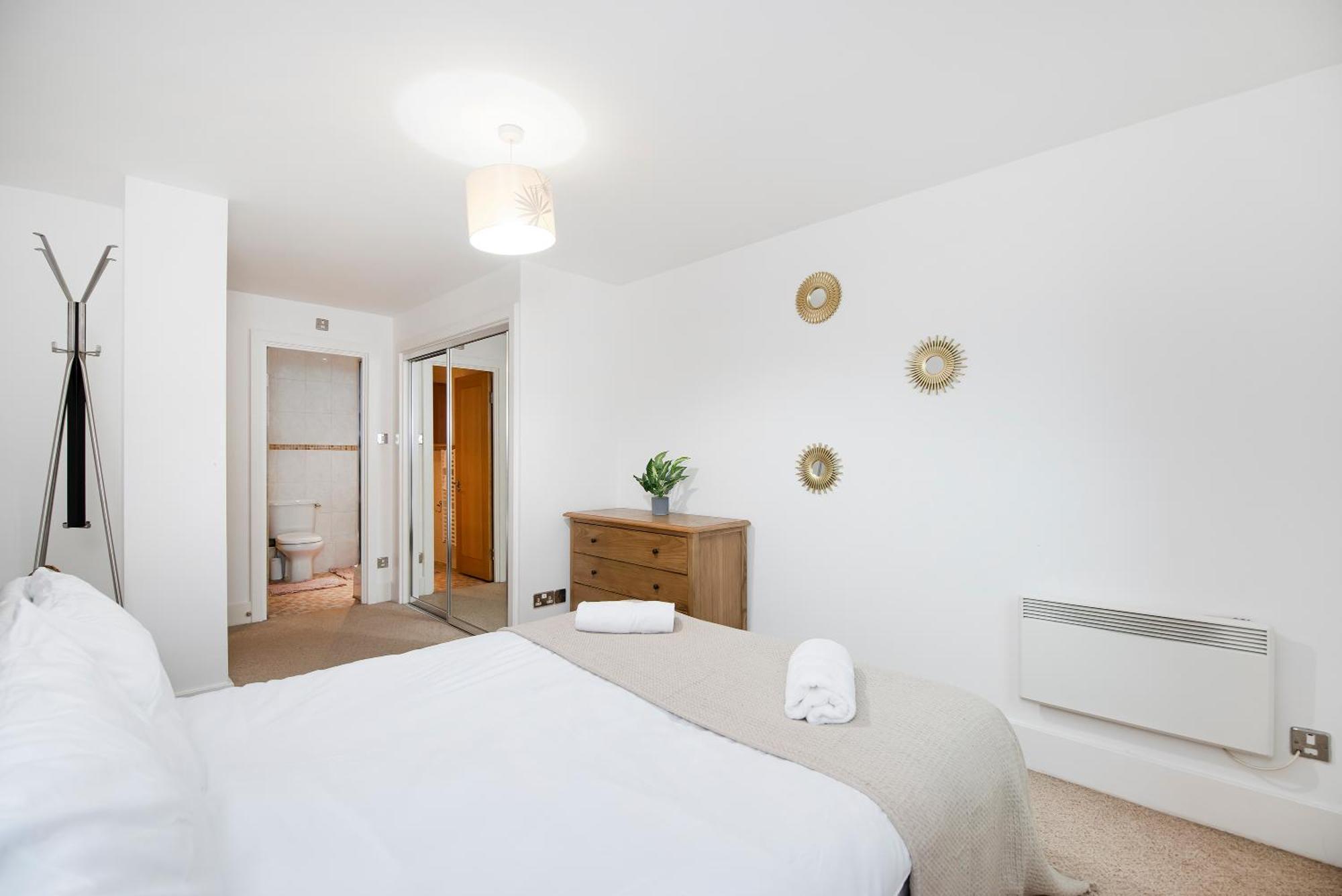 2 Bed 2 Bath Close To Big Ben London