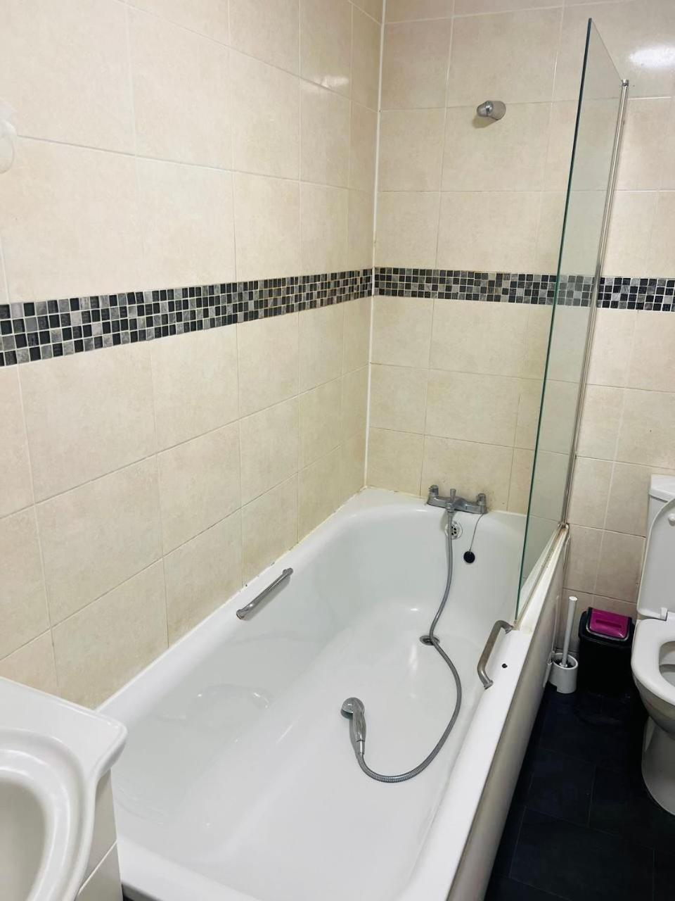 Private Single For Single Person R 03 Londres