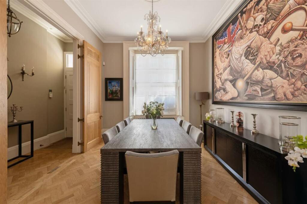 Apartment Elegantly Designed Belgravia Townhouse