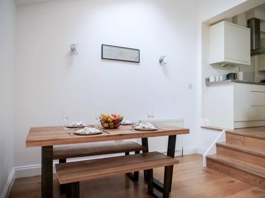 Apartamento Charming Oasis With Garden Londres