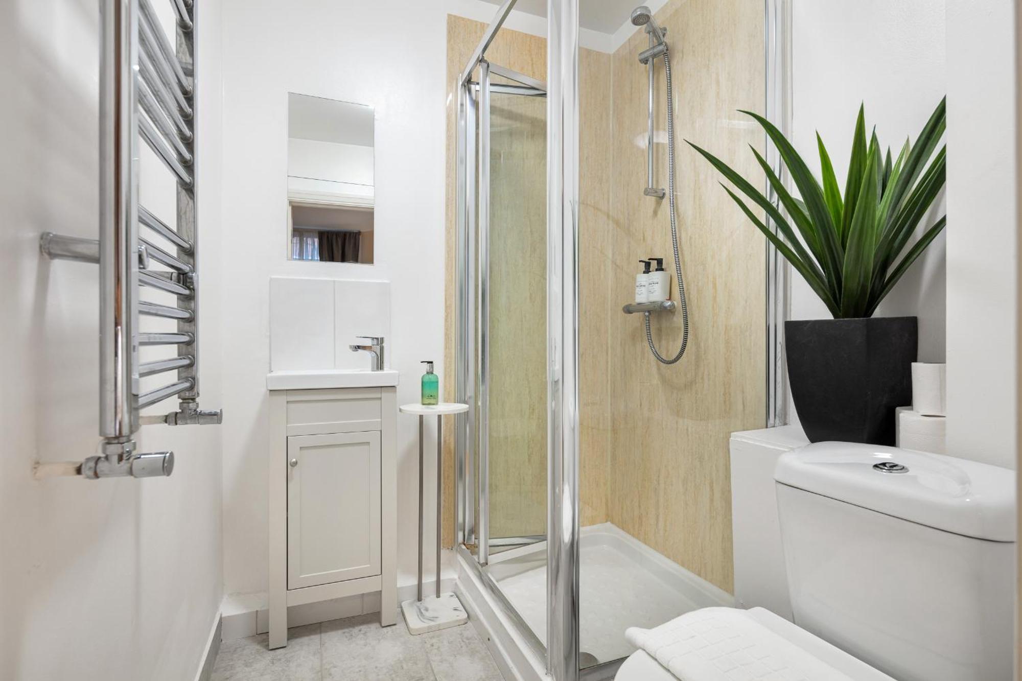 Elegant Kensington With Patio Apartamento
