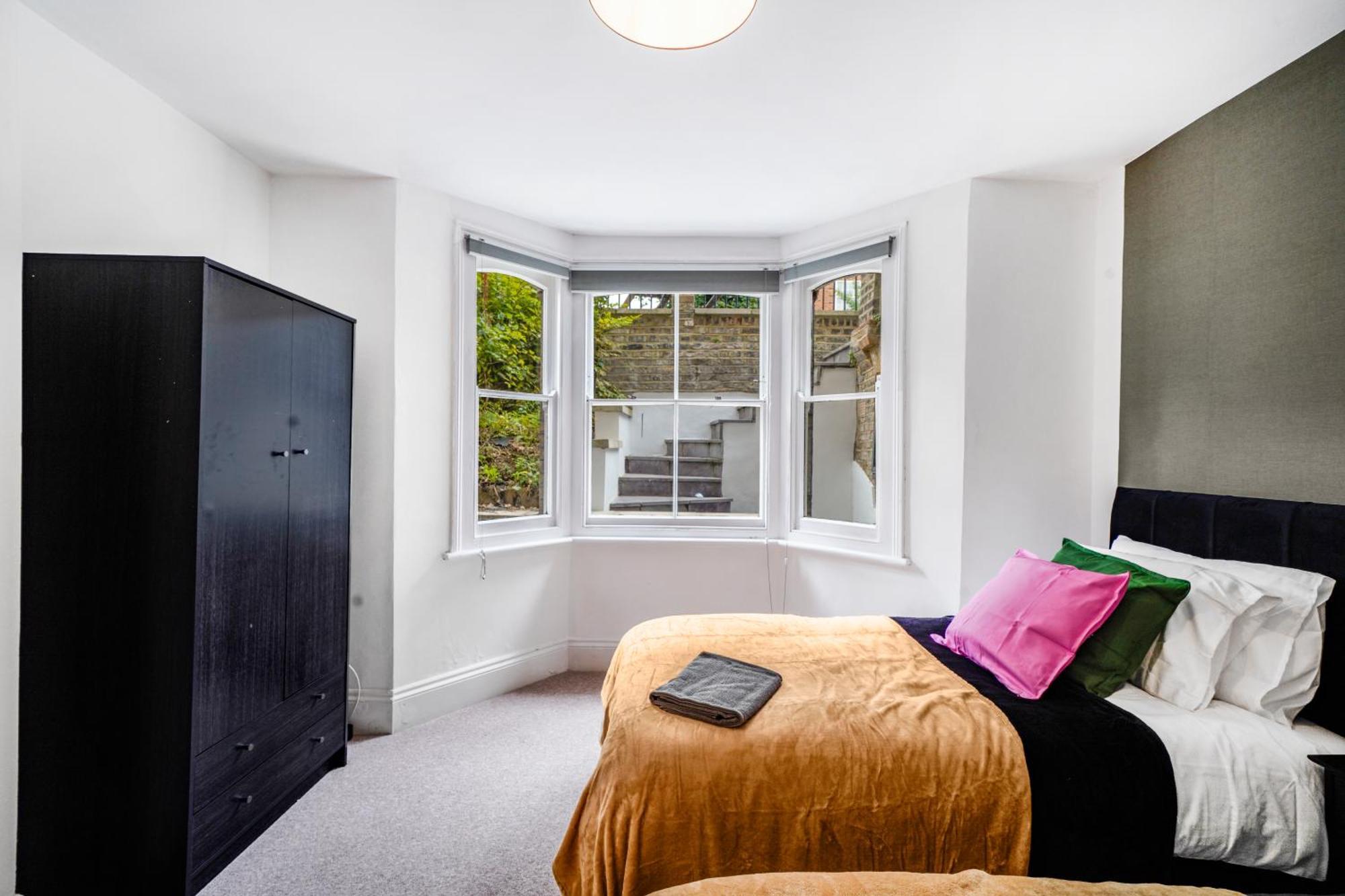 Classy Abode In Hackney - Garden - Sleeps 6