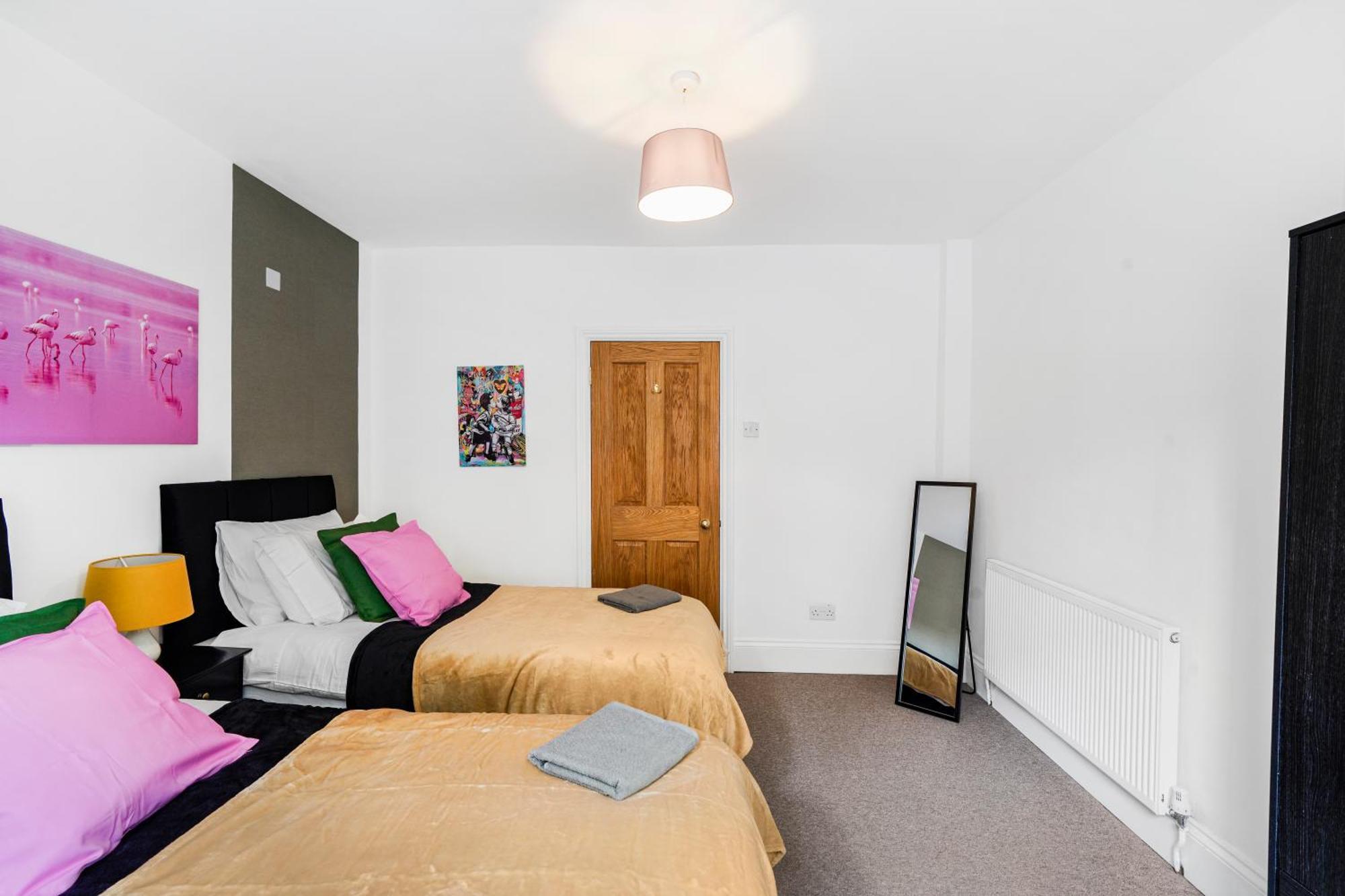 Classy Abode In Hackney - Garden - Sleeps 6