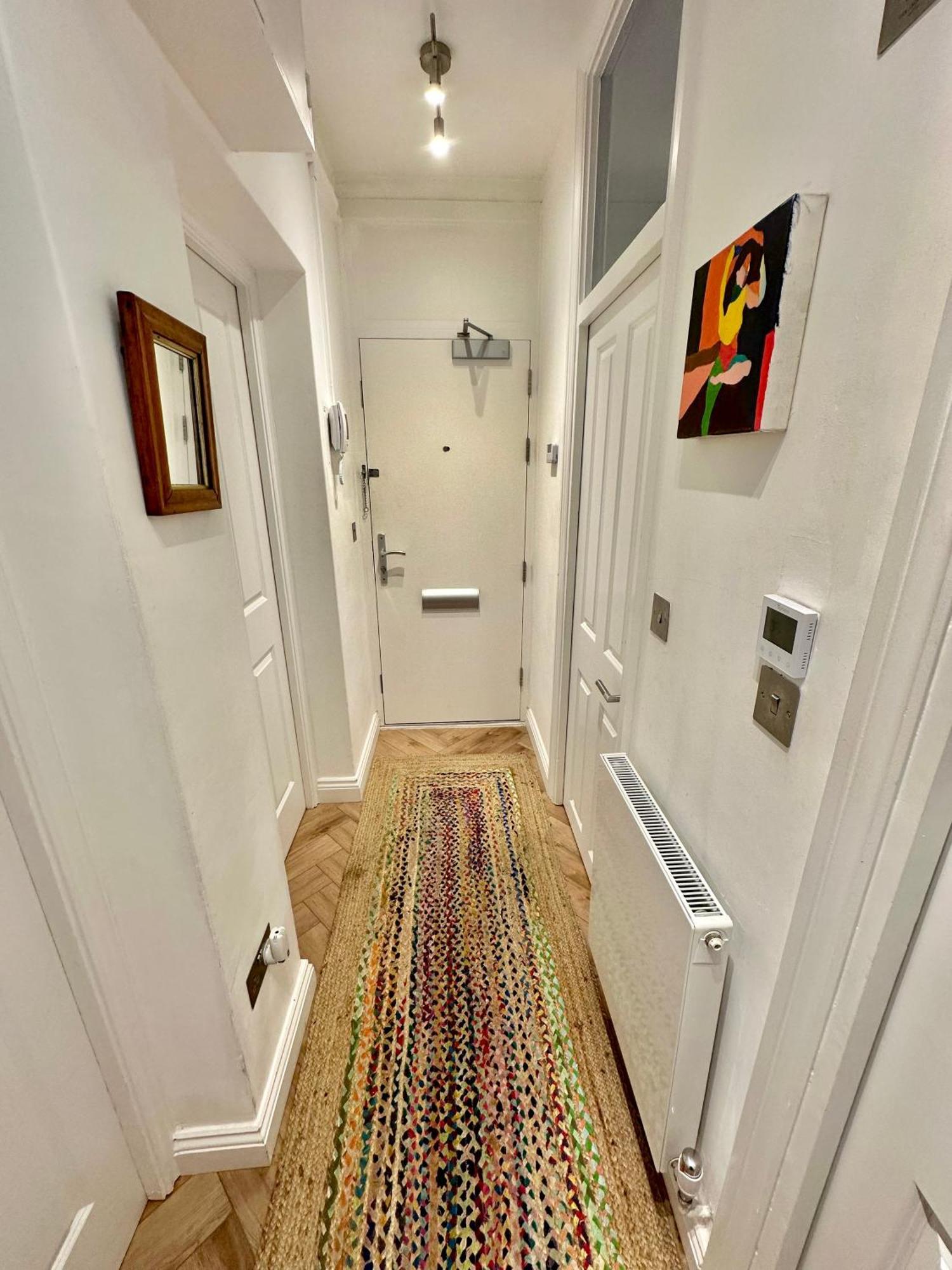 Bright And Airy Two Bedroom Appartement