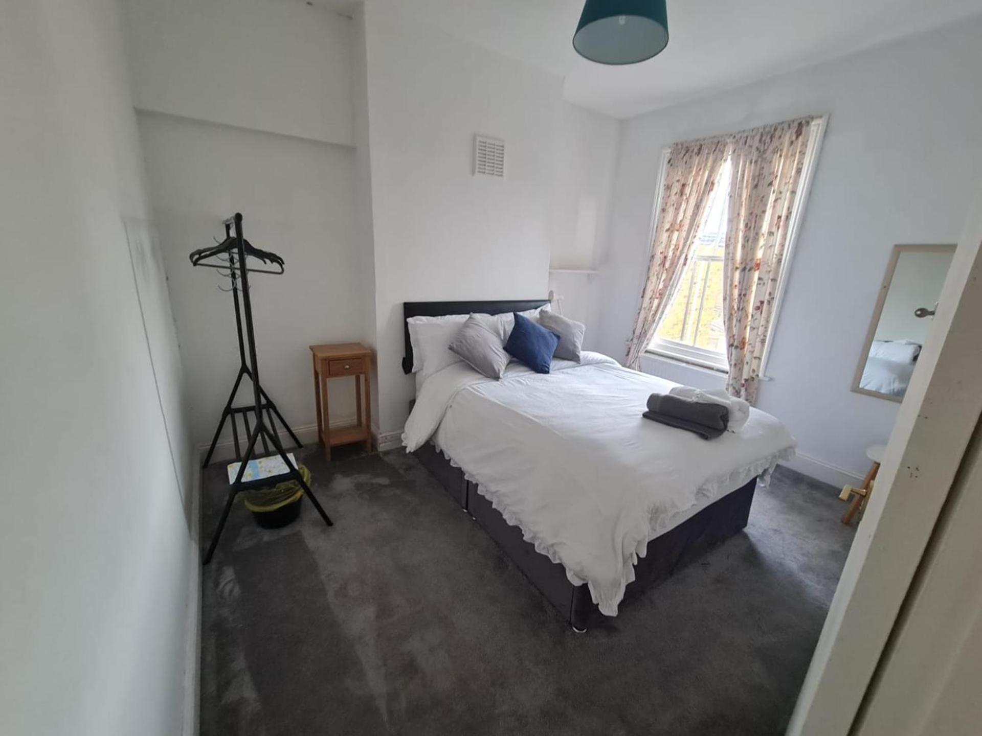 3-bed House In Self-contained In Ladywell Londres