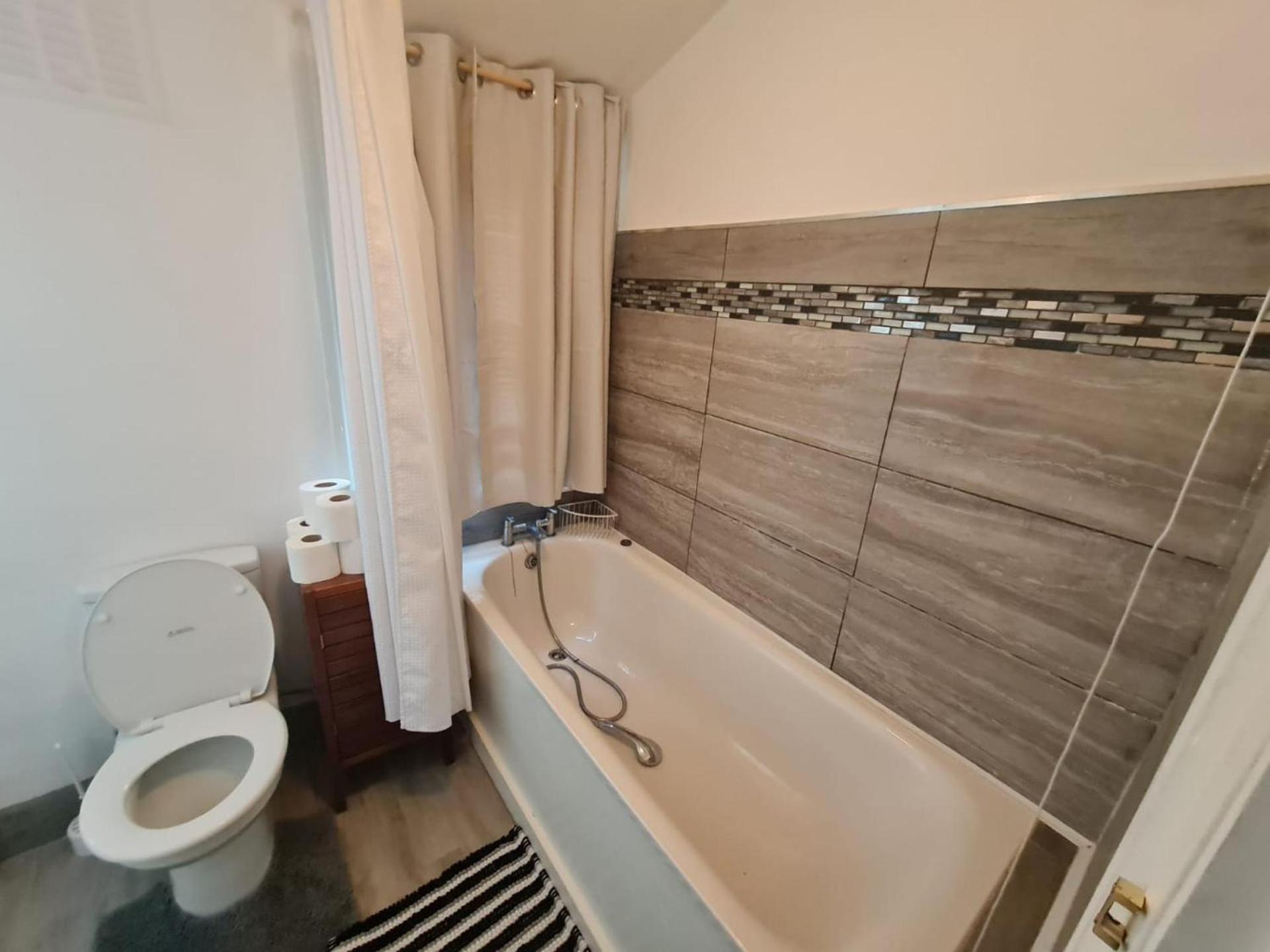 Сasa de vacaciones 3-bed House In Self-contained In Ladywell *