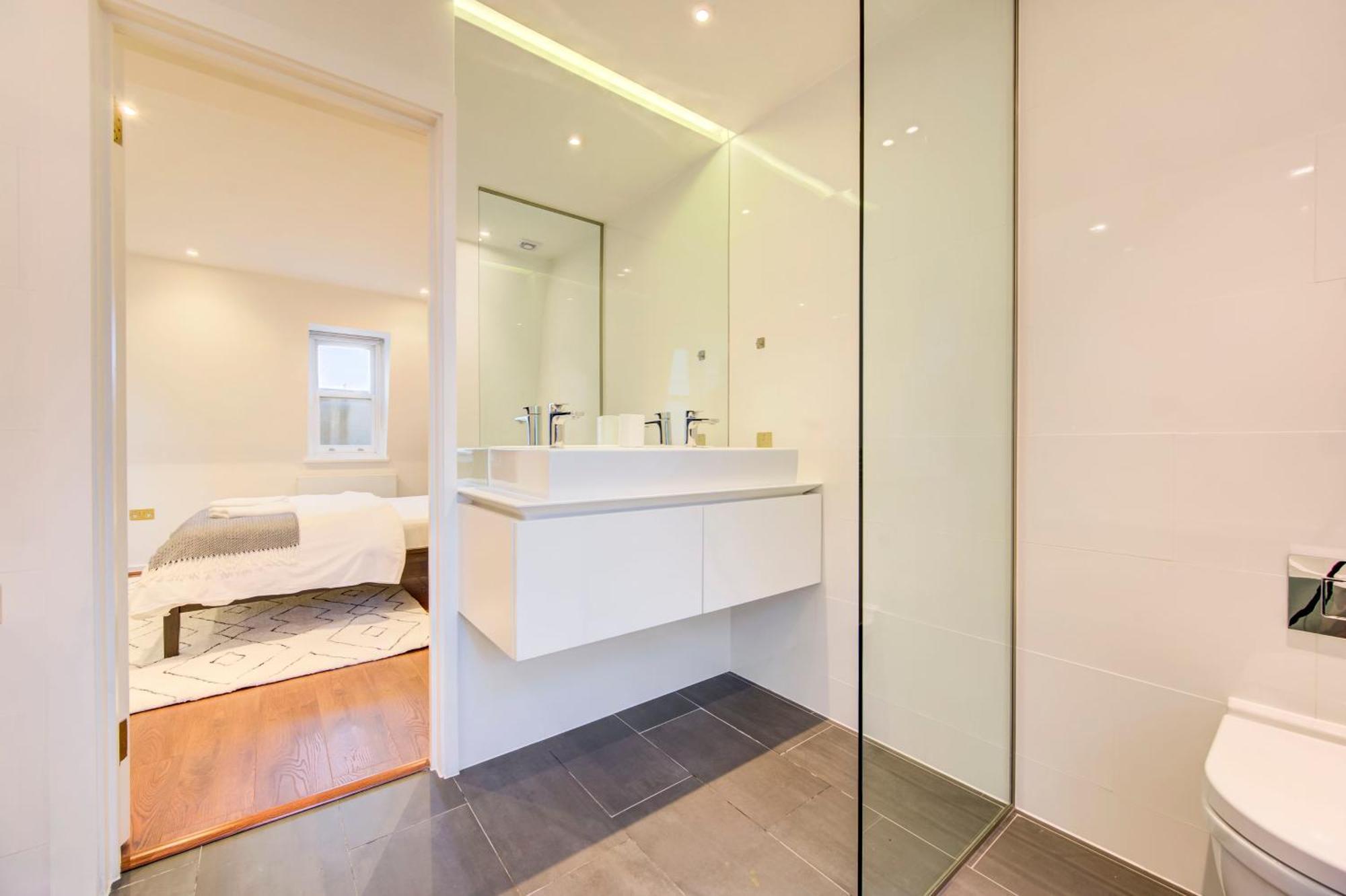 Luxury 3 Bedroom Prime Marylebone Apartment London