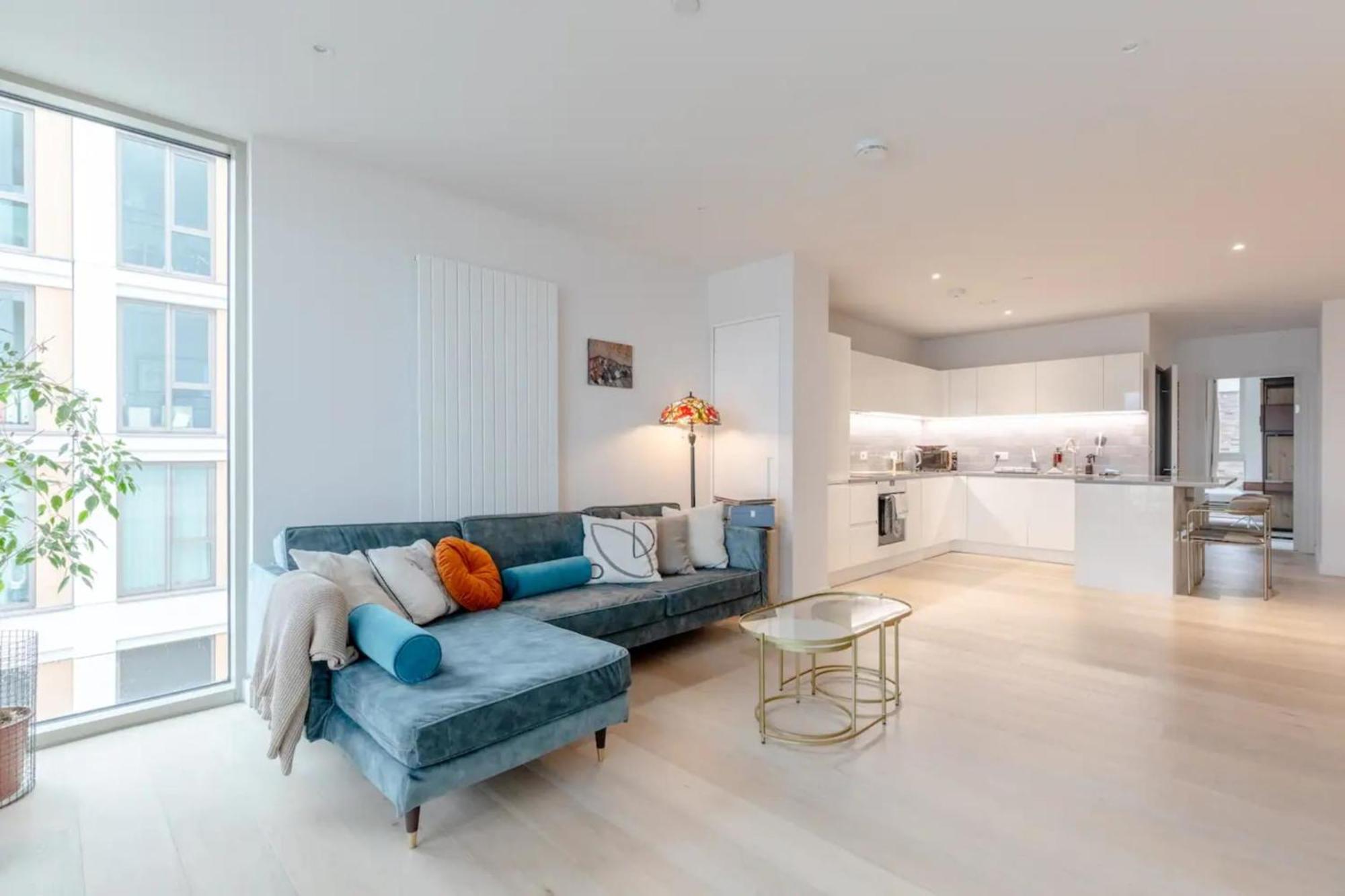 Charm & Convenience 3 Bed Near Excel