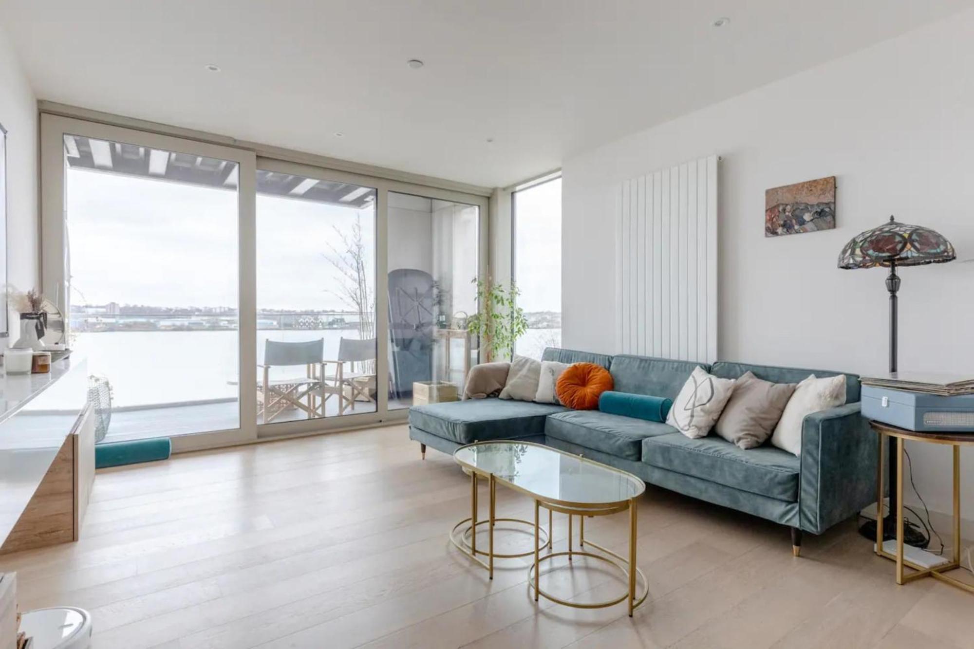 Apartamento Charm & Convenience 3 Bed Near Excel