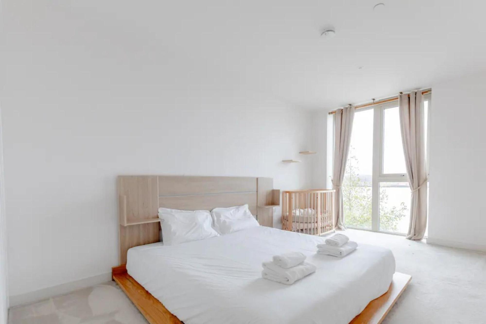 Charm & Convenience 3 Bed Near Excel