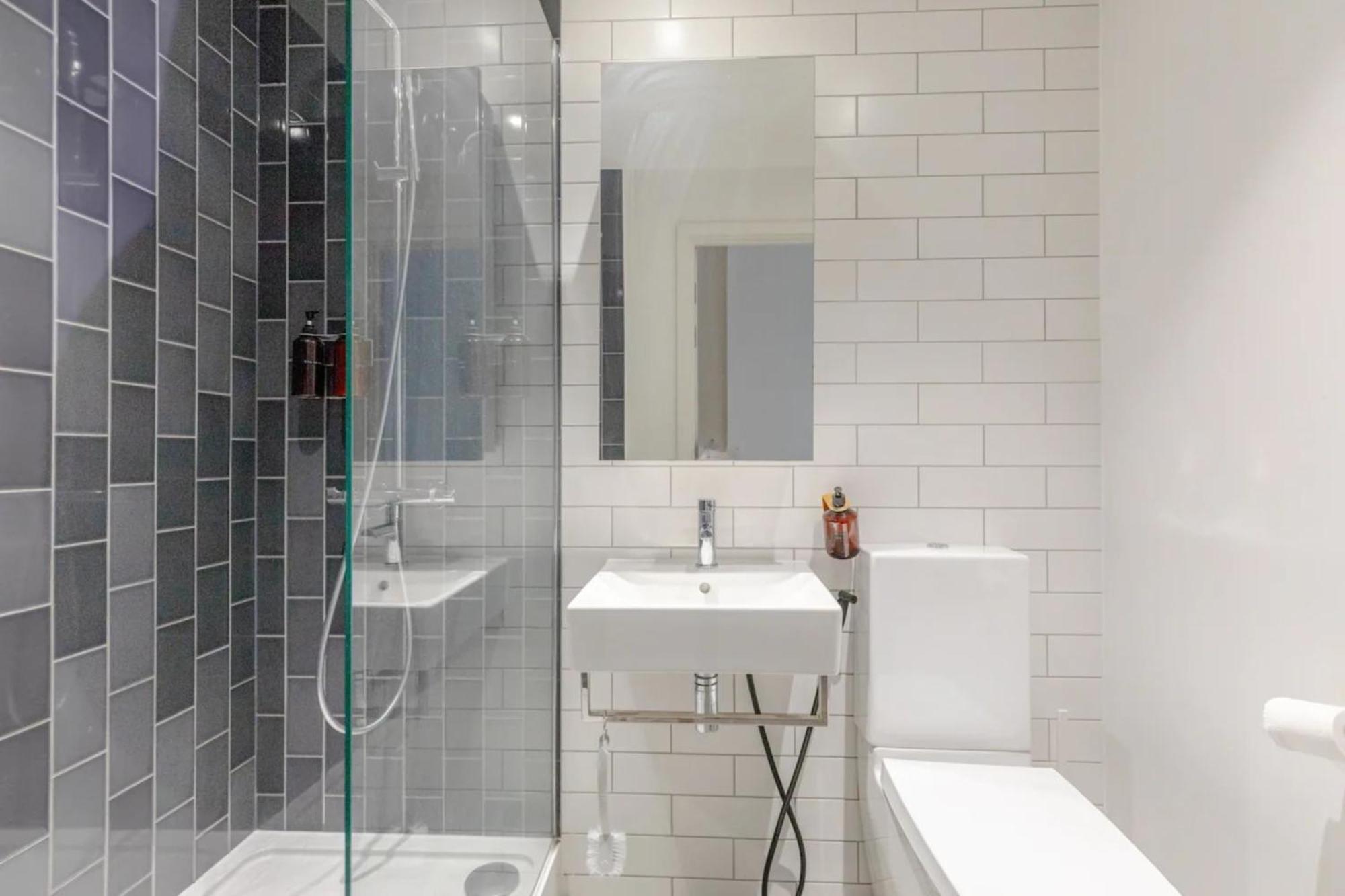 Charm & Convenience 3 Bed Near Excel Apartamento *