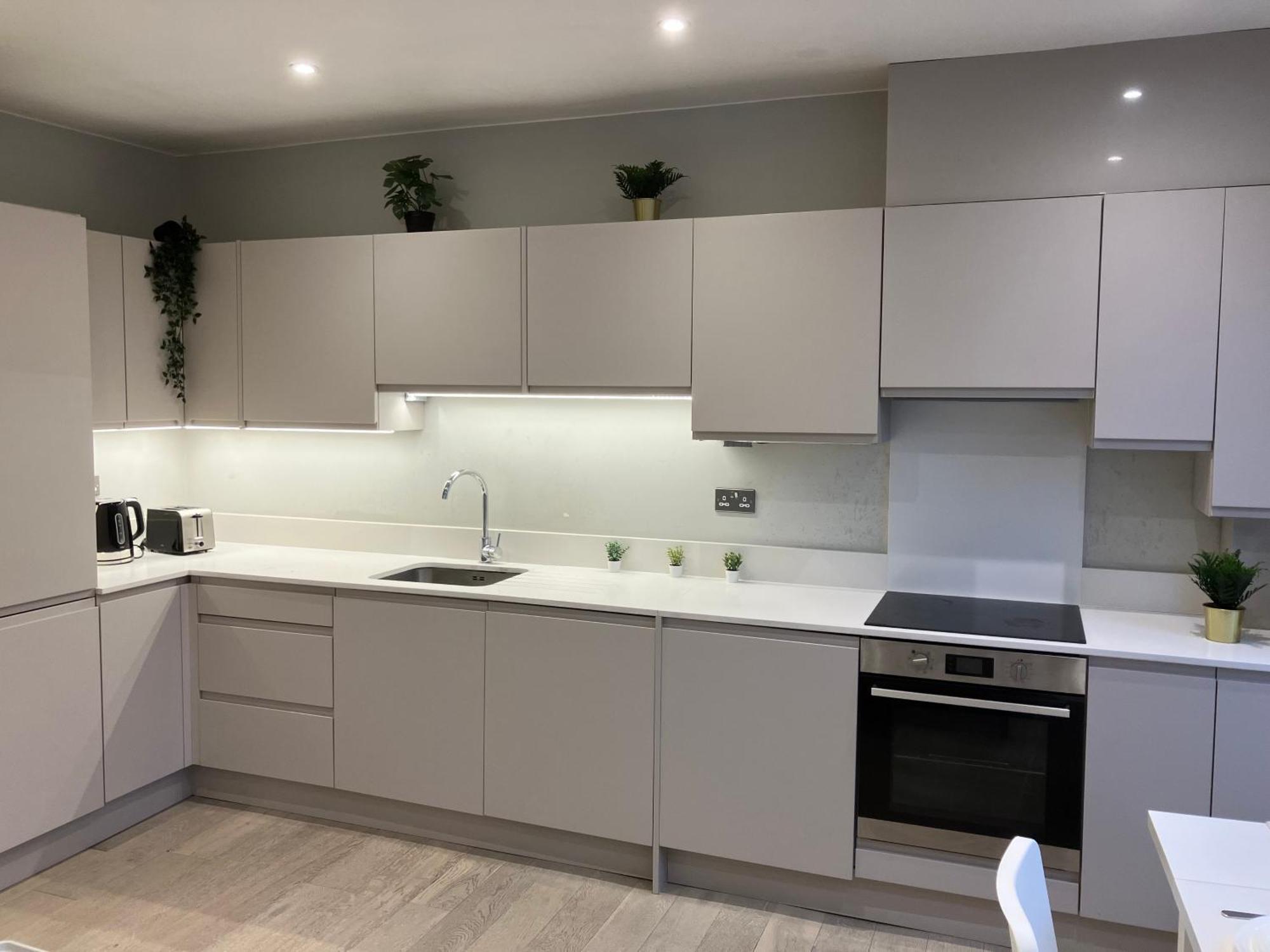 Brilliant 2 Bed - 2 The Southwell Apartment London