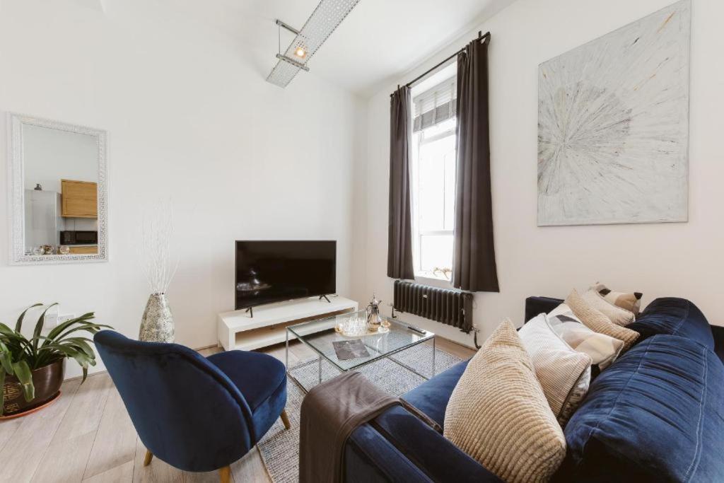 Apartment Grand Prix House London