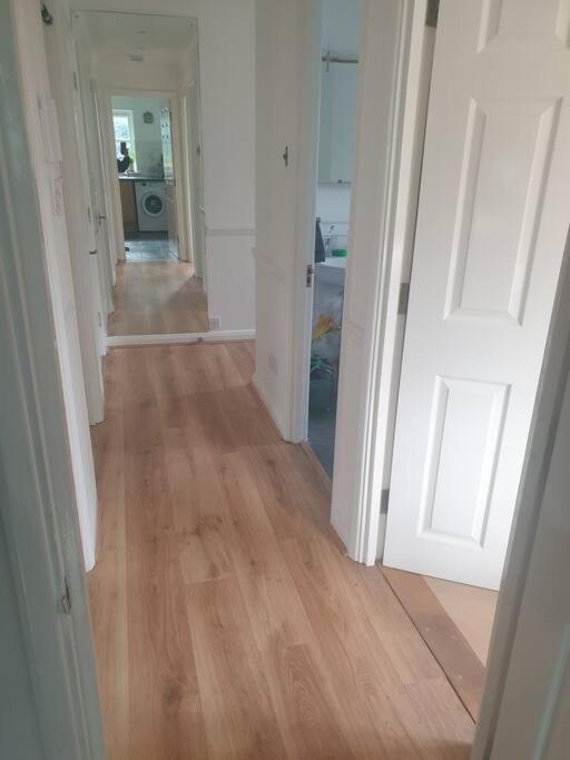 Peaceful On Sharing Flat In Wimbledon * London
