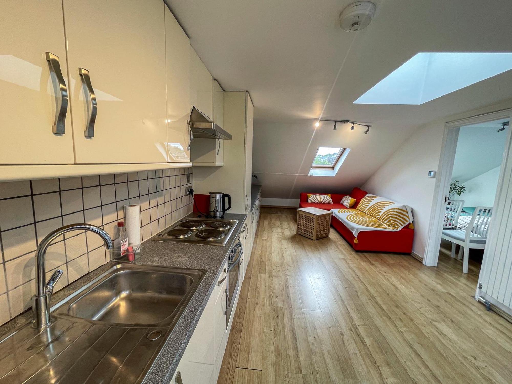 1 Bed Attic Flat With Easy Reach To Centre Apartamento Londres